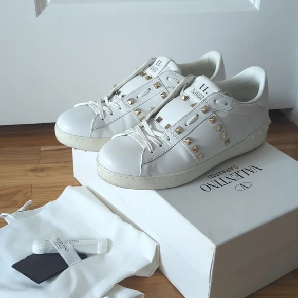 Valentino Garavani Shoes Valentino Rockstud Untitled Sneakers